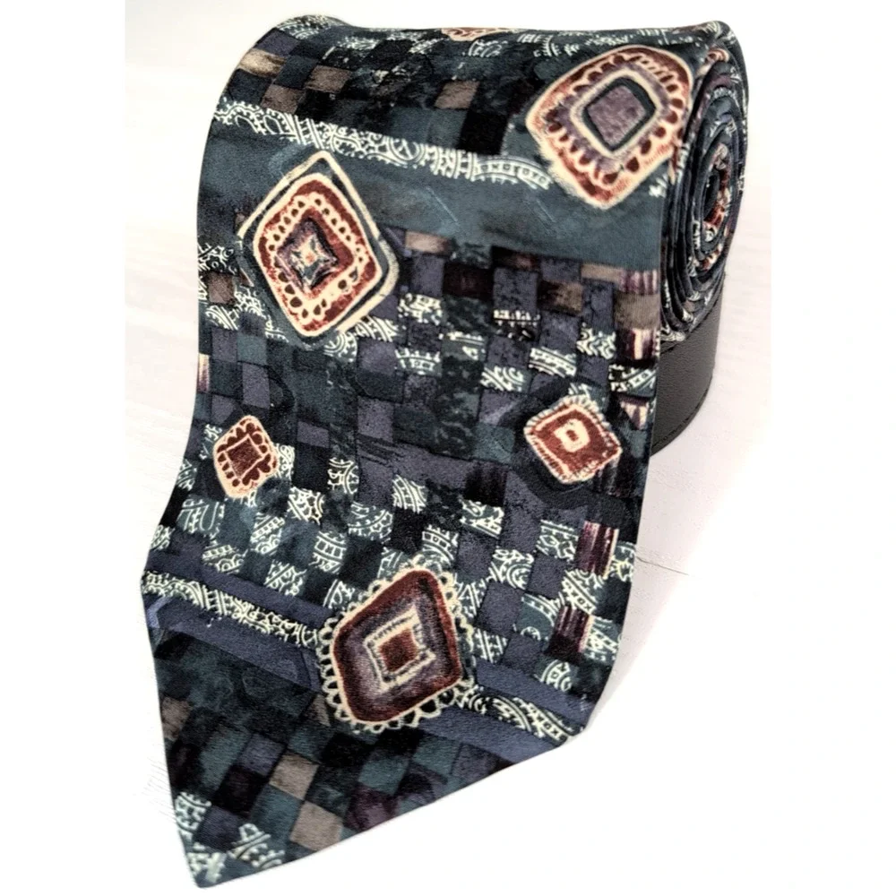 Bugatti Vintage Men’s 100% Silk Blue Geometric Diamond USA Tie – 58” x 3.75”